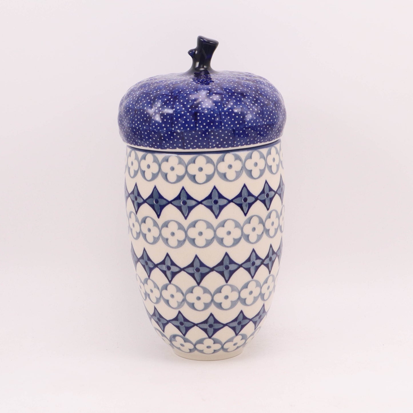 5"x9" Acorn Container with Lid .Pattern: Game Night