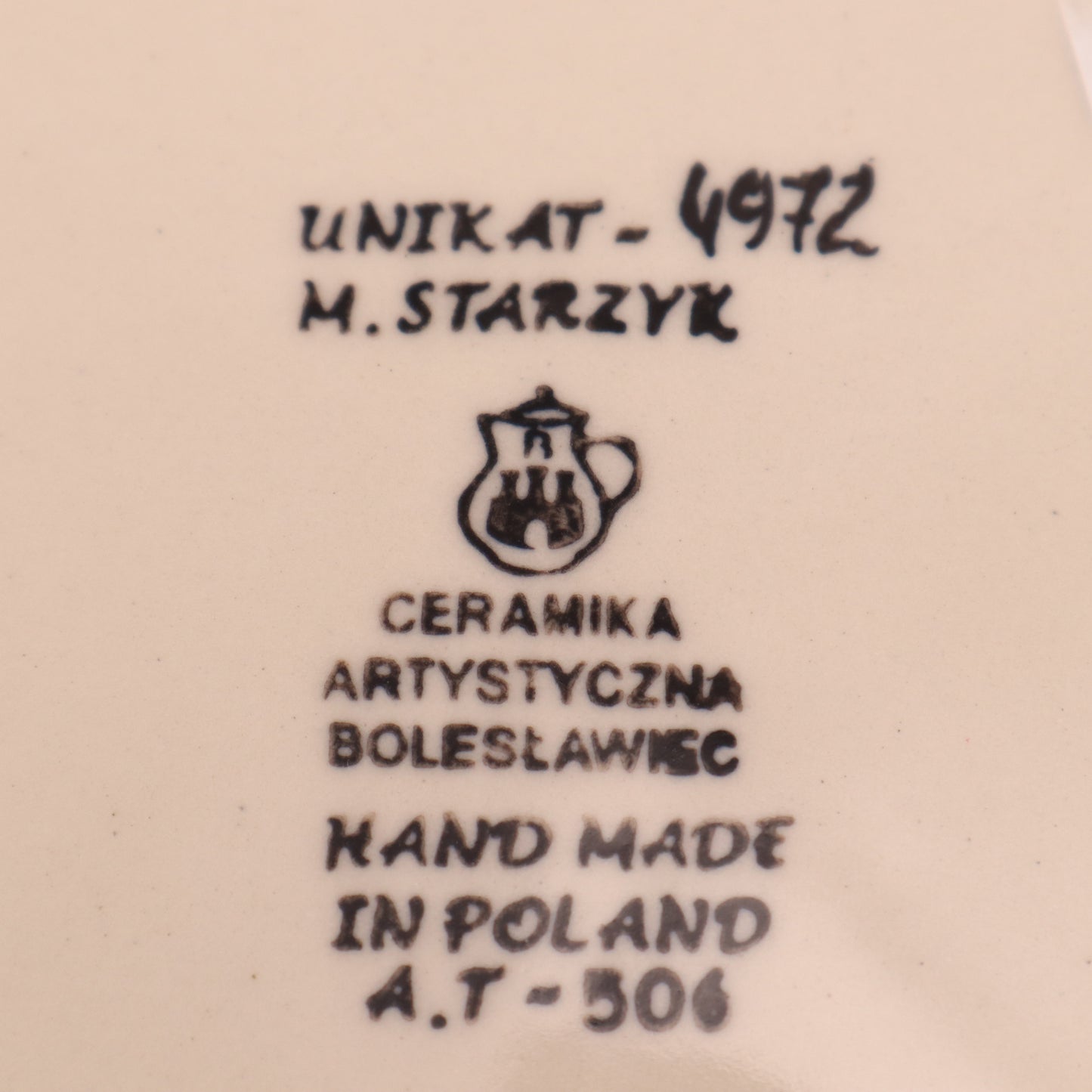 7.5"x7.5"x3" Baker .Pattern: Daisy Blue