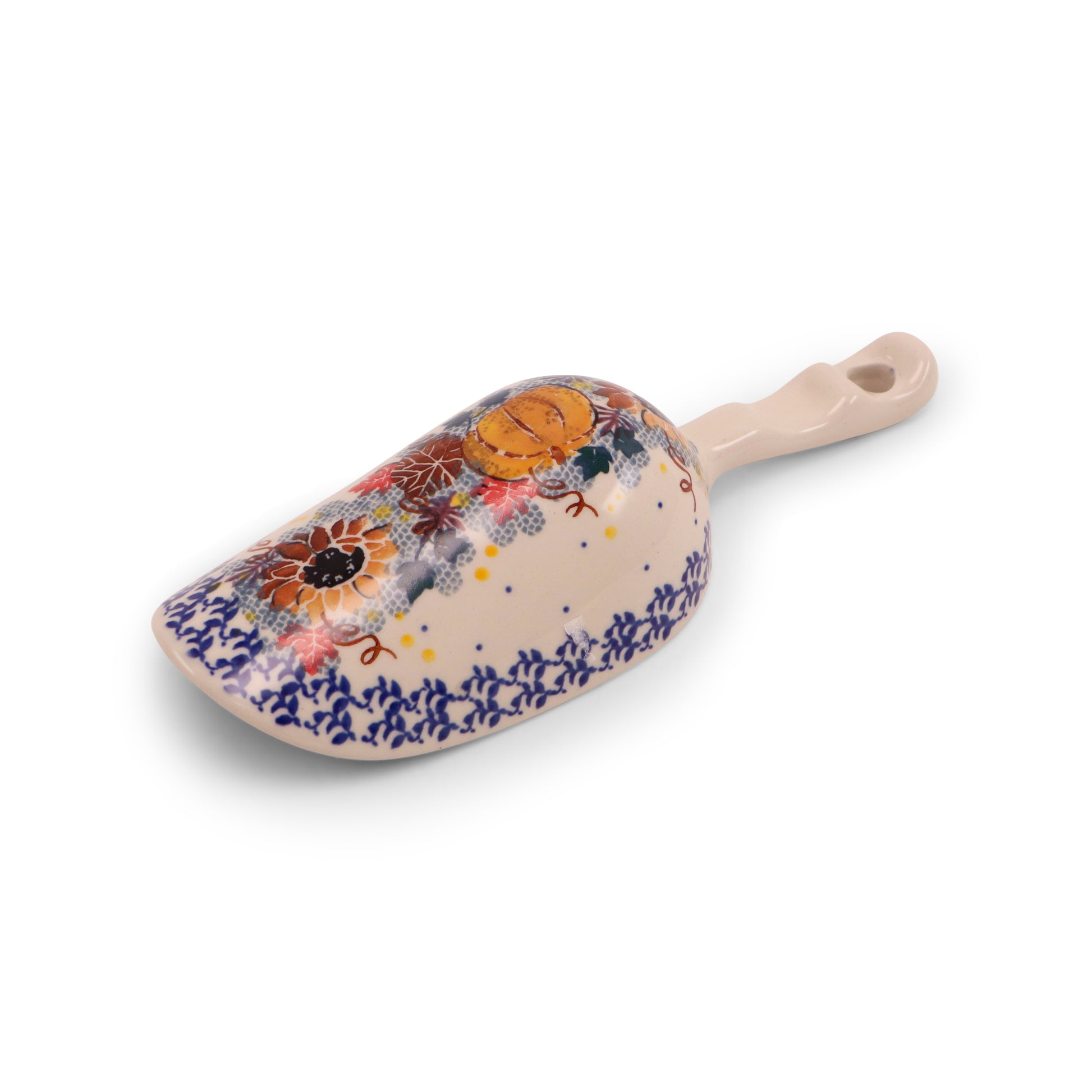 6"x3" Scoop. Pattern: Fall in Love