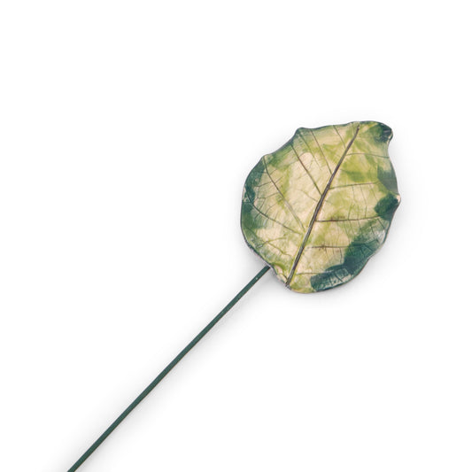 4"x2.5" Leaf on Stem. Pattern: Leafy Green