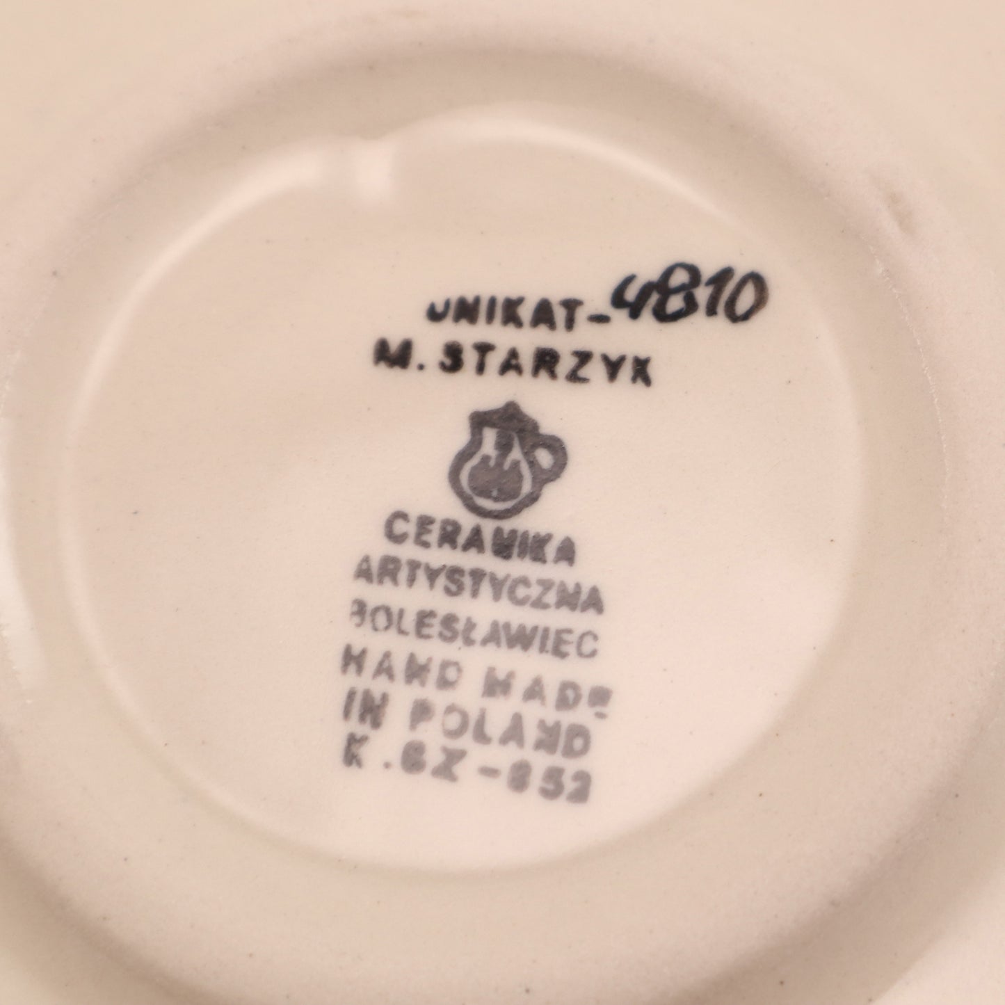 10" Round Divided Dish. Pattern: U4810