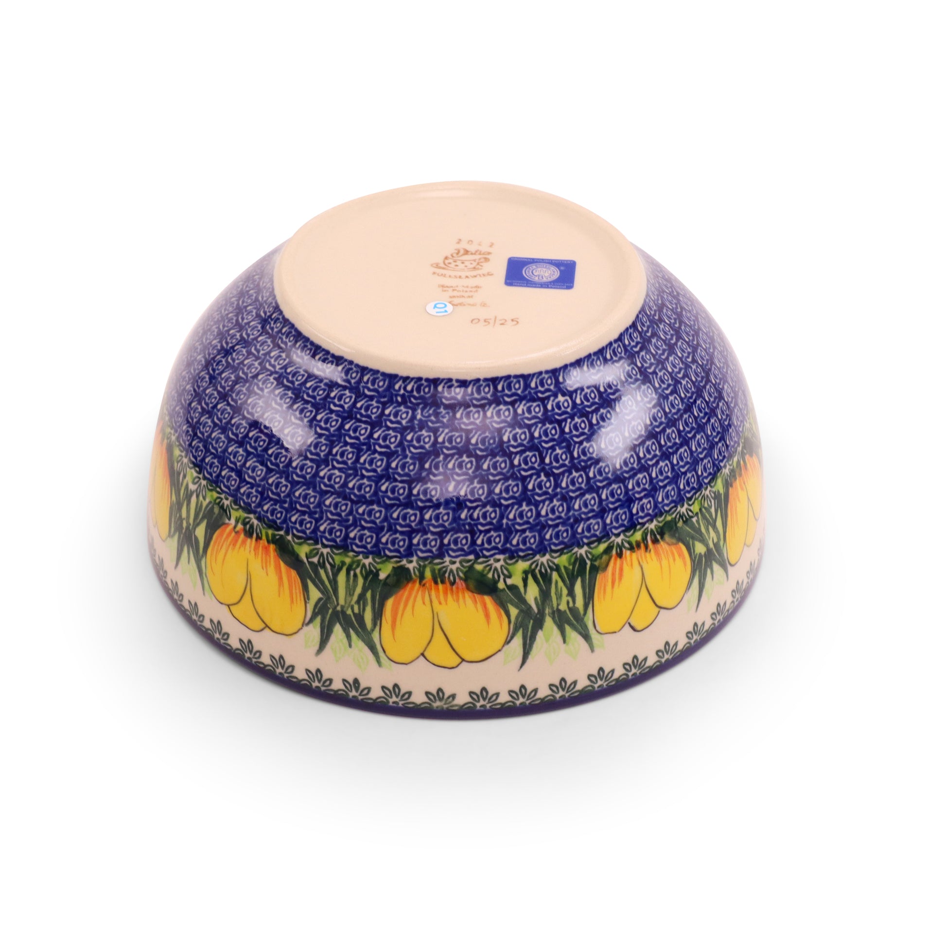 9"x4" Round Bowl.Pattern: Tulip Time