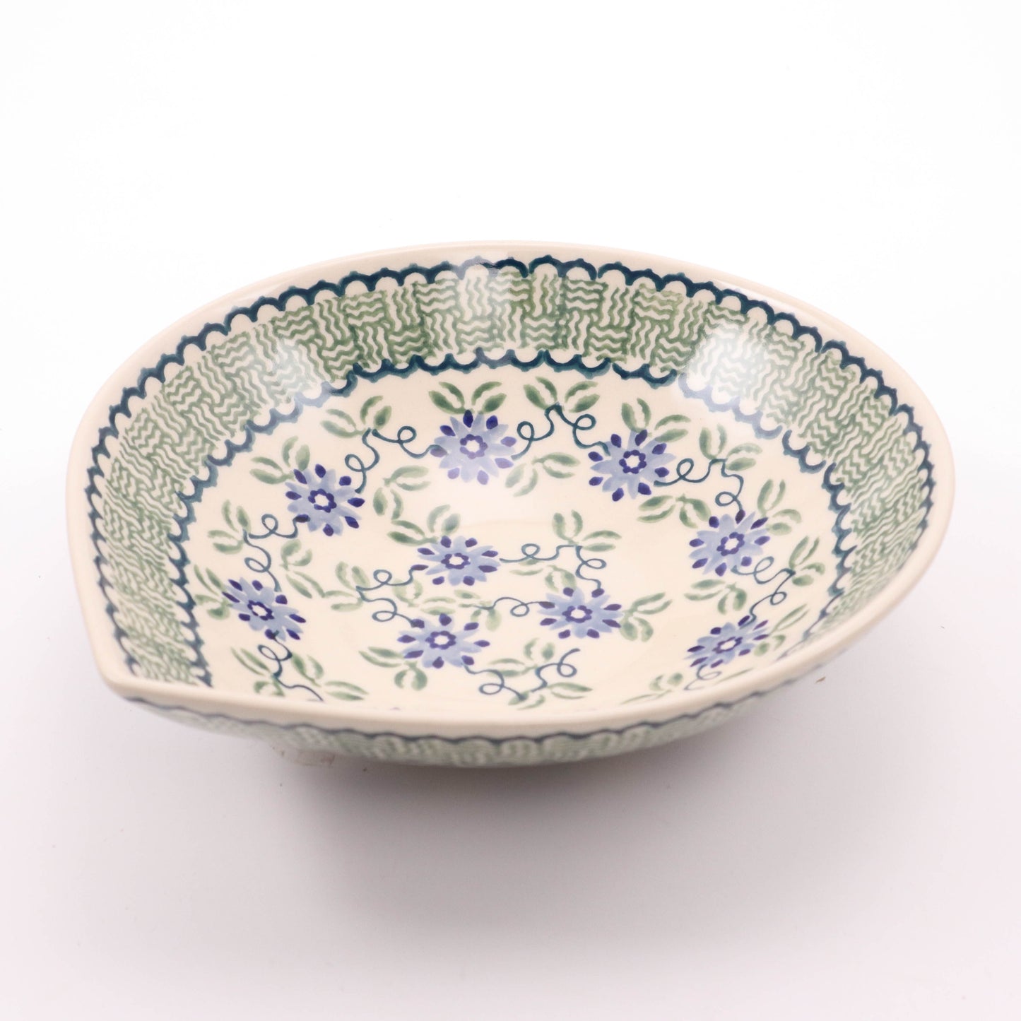 8" Drop Bowl. Pattern: Country Basket