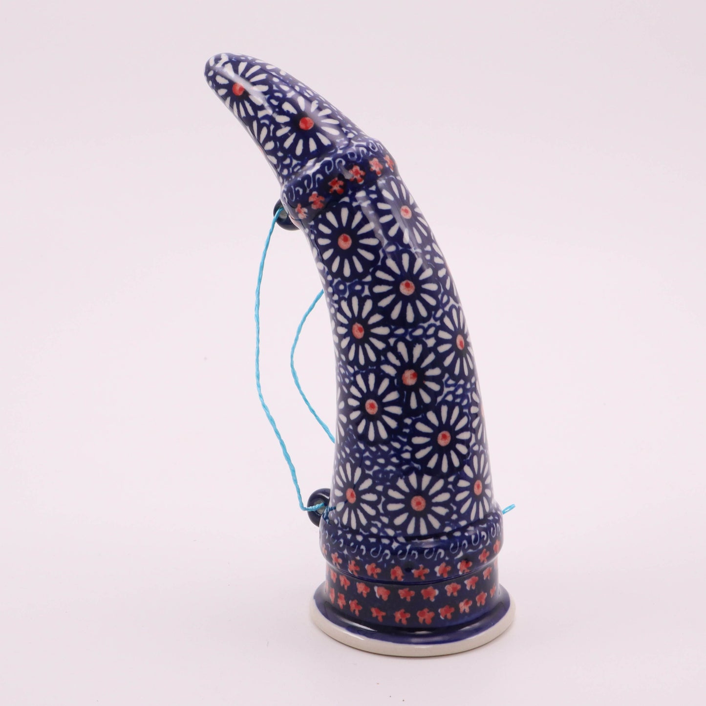 Drinking Horn. Pattern: Daisy