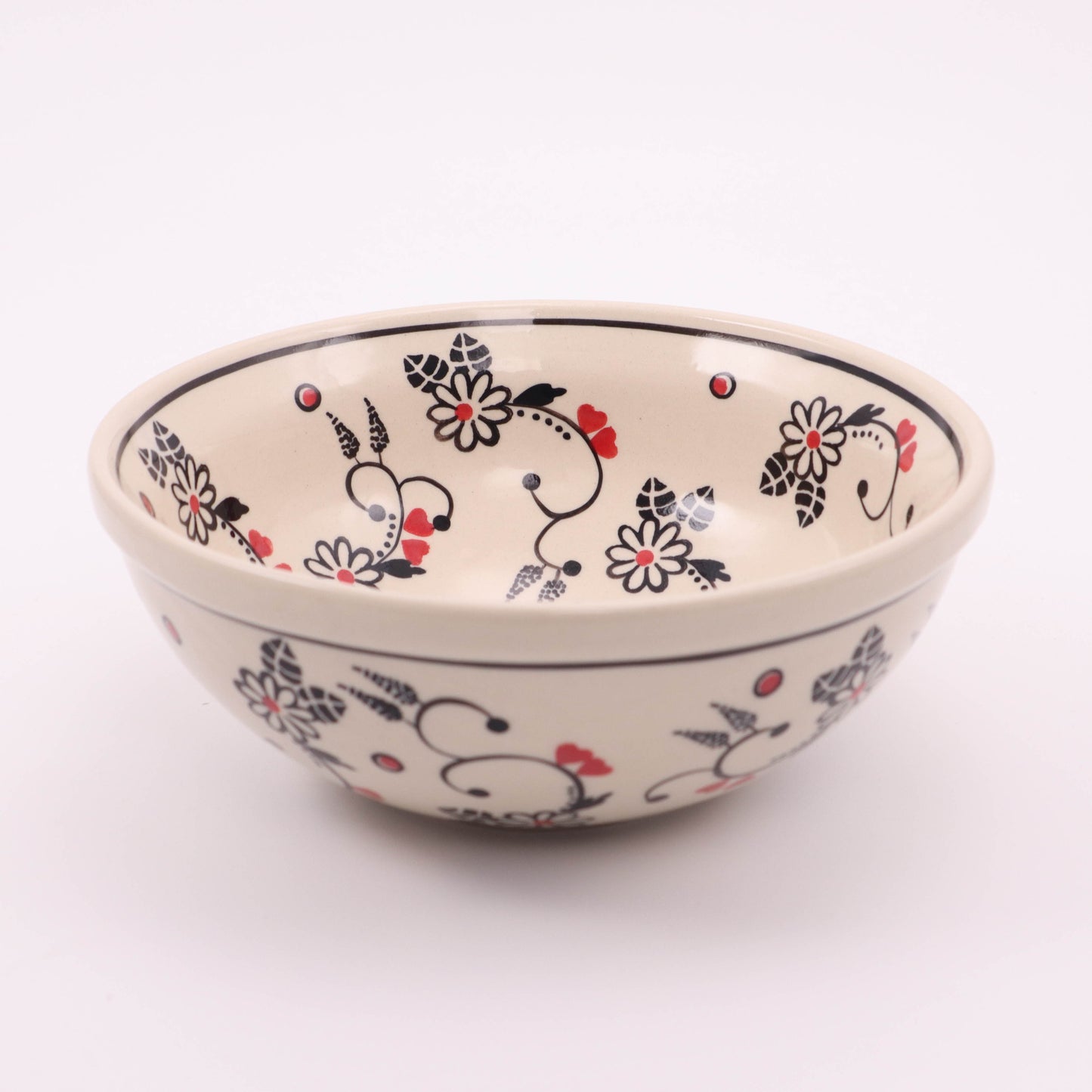 7.5" Bowl Pattern: Red Hearts