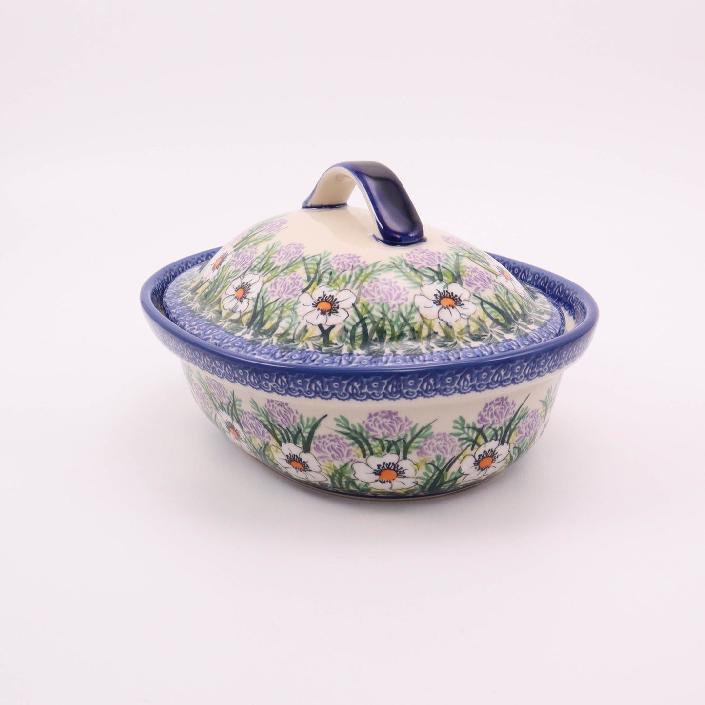 10"x8.5"x5" Covered Oval Baker. Pattern: Clover Fields