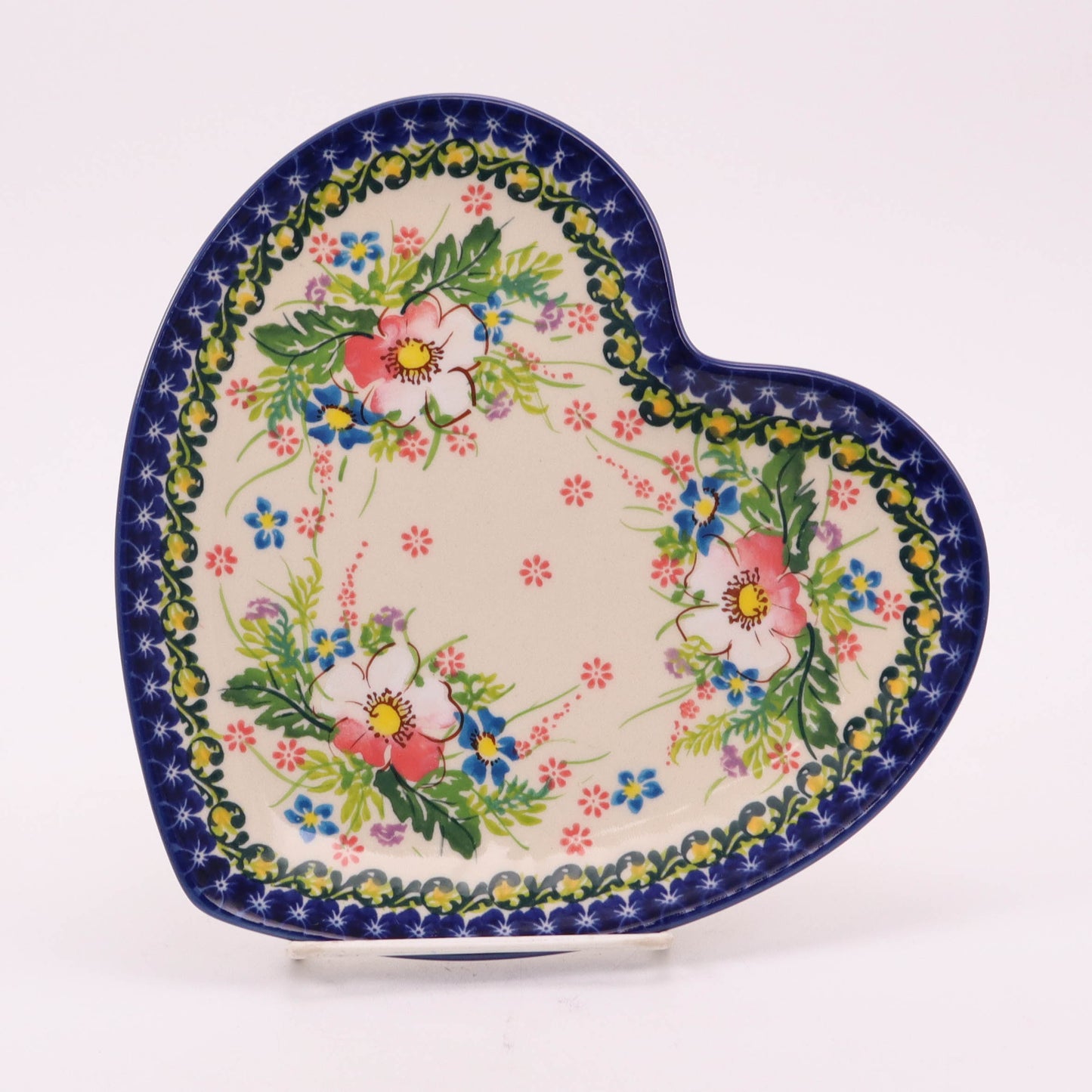 8"x8" Heart Plate. Pattern: Pastel Blooms