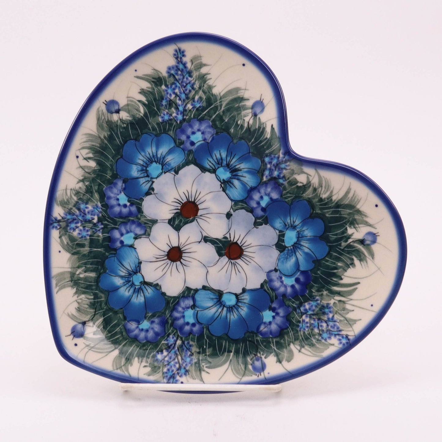 8"x8" Heart Plate. Pattern: Cool Blues