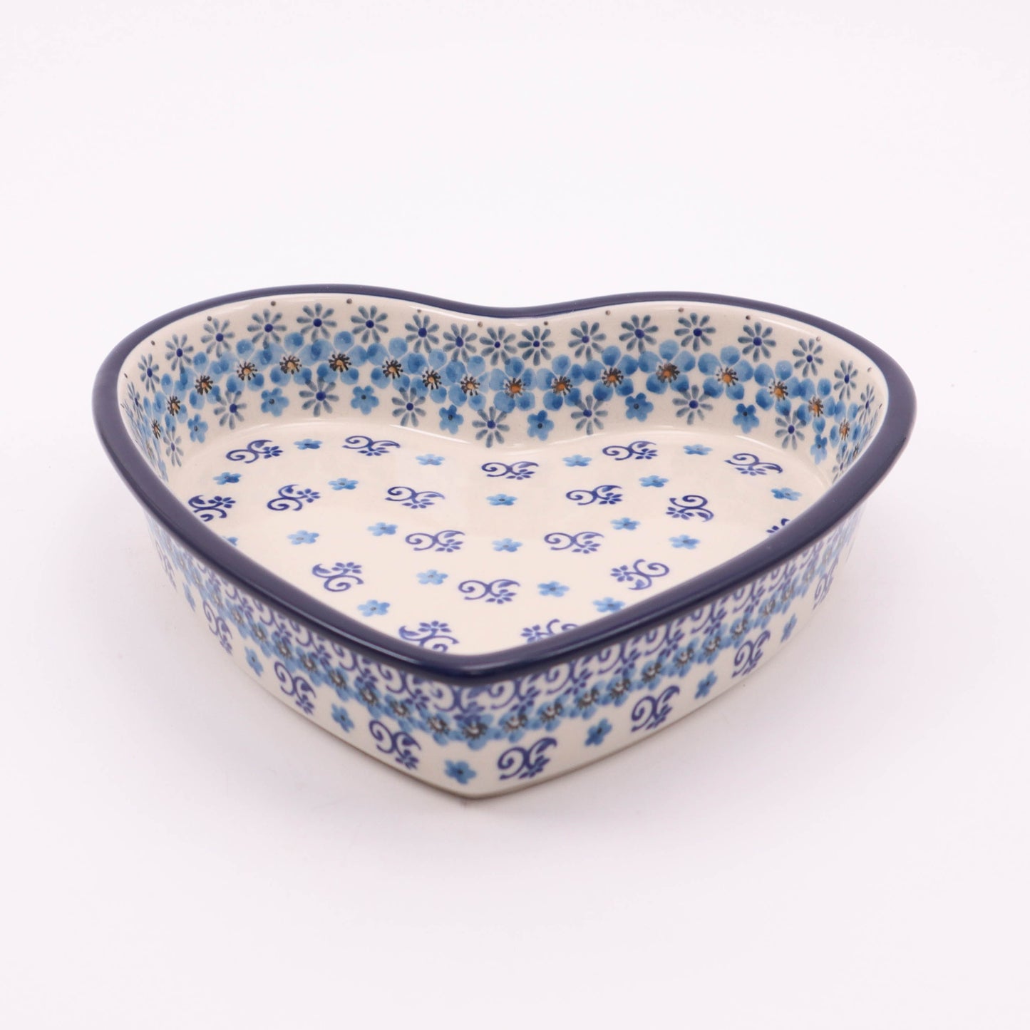 8"x8"x3" Heart Dish. Pattern: Country Charm
