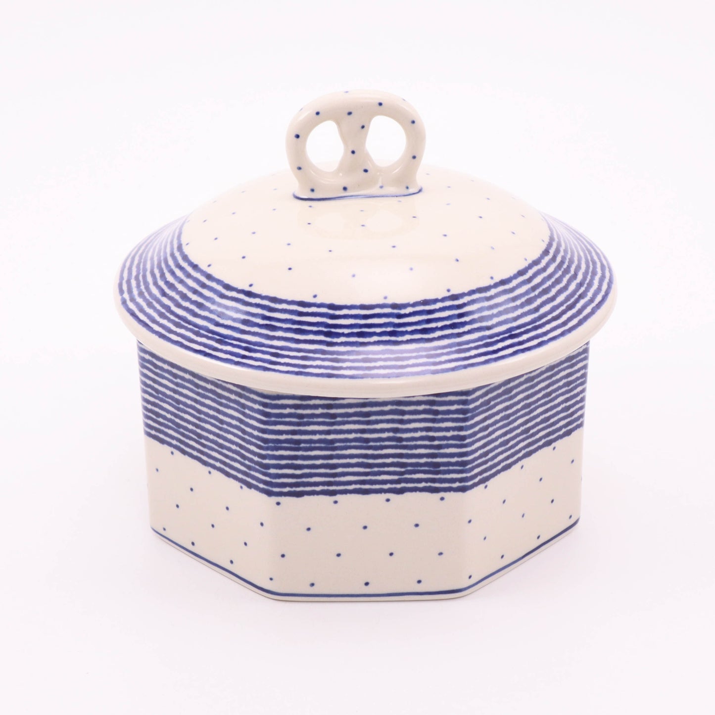 8"x6" Pretzel Box. Pattern: Bellvue