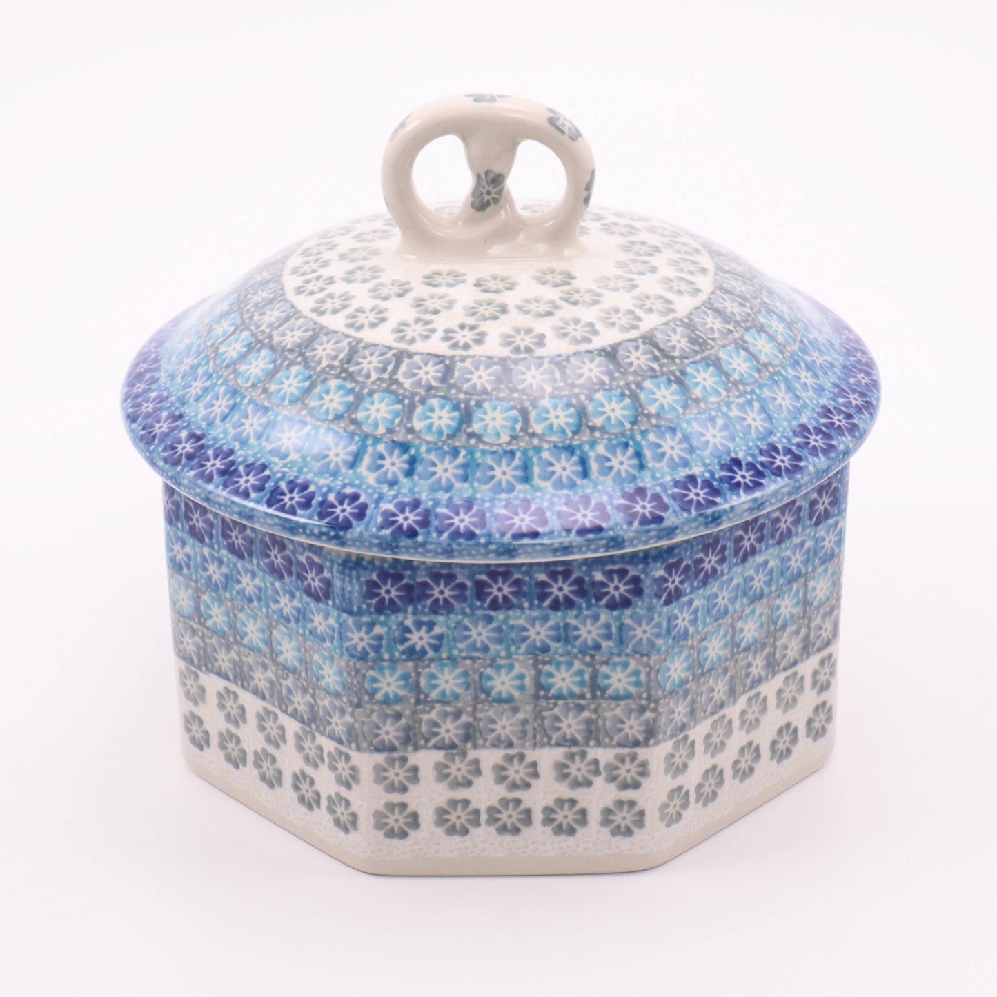 8"x6" Pretzel Box. Pattern: Polar Breeze