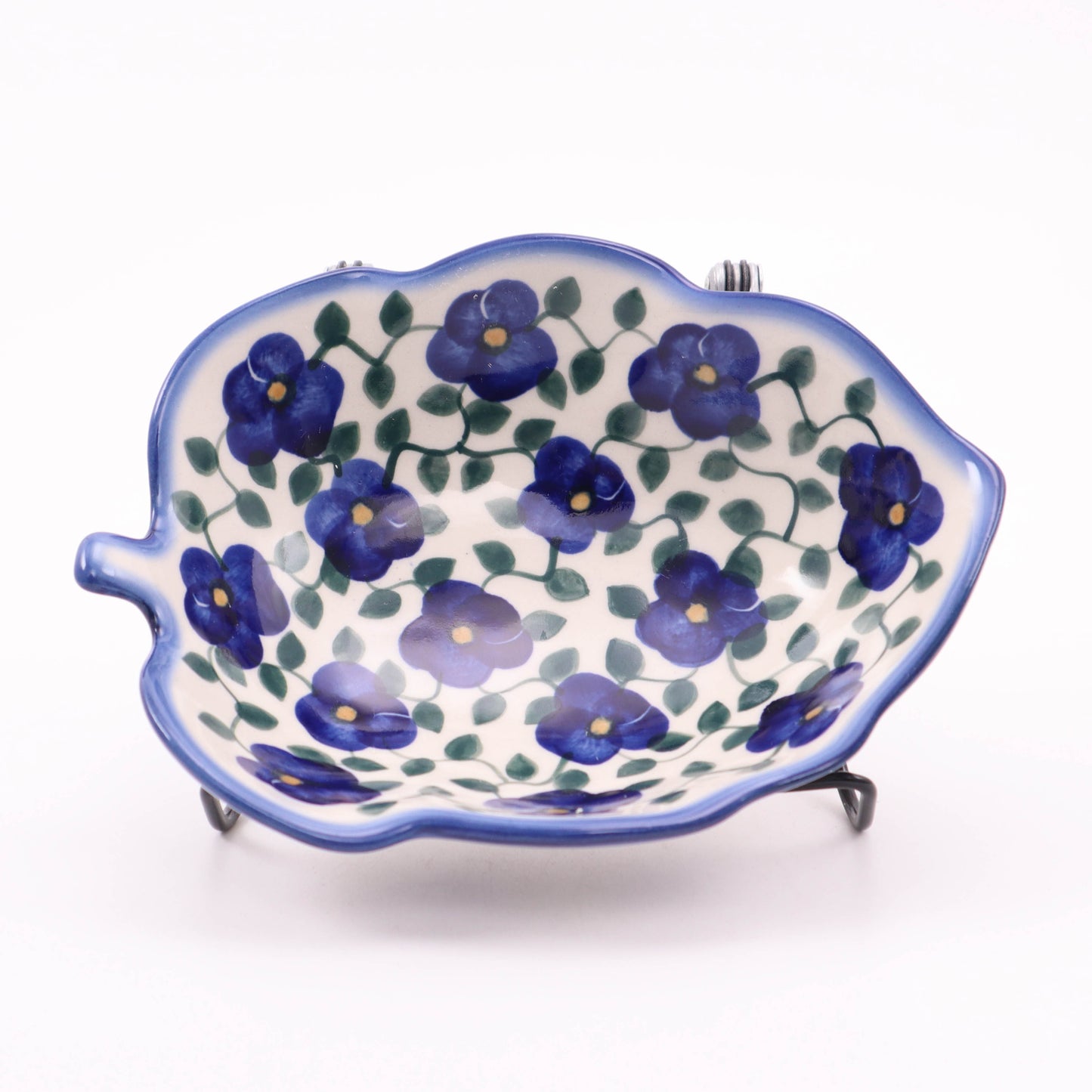 6"x7.5" Leaf Dish. Pattern: Violets