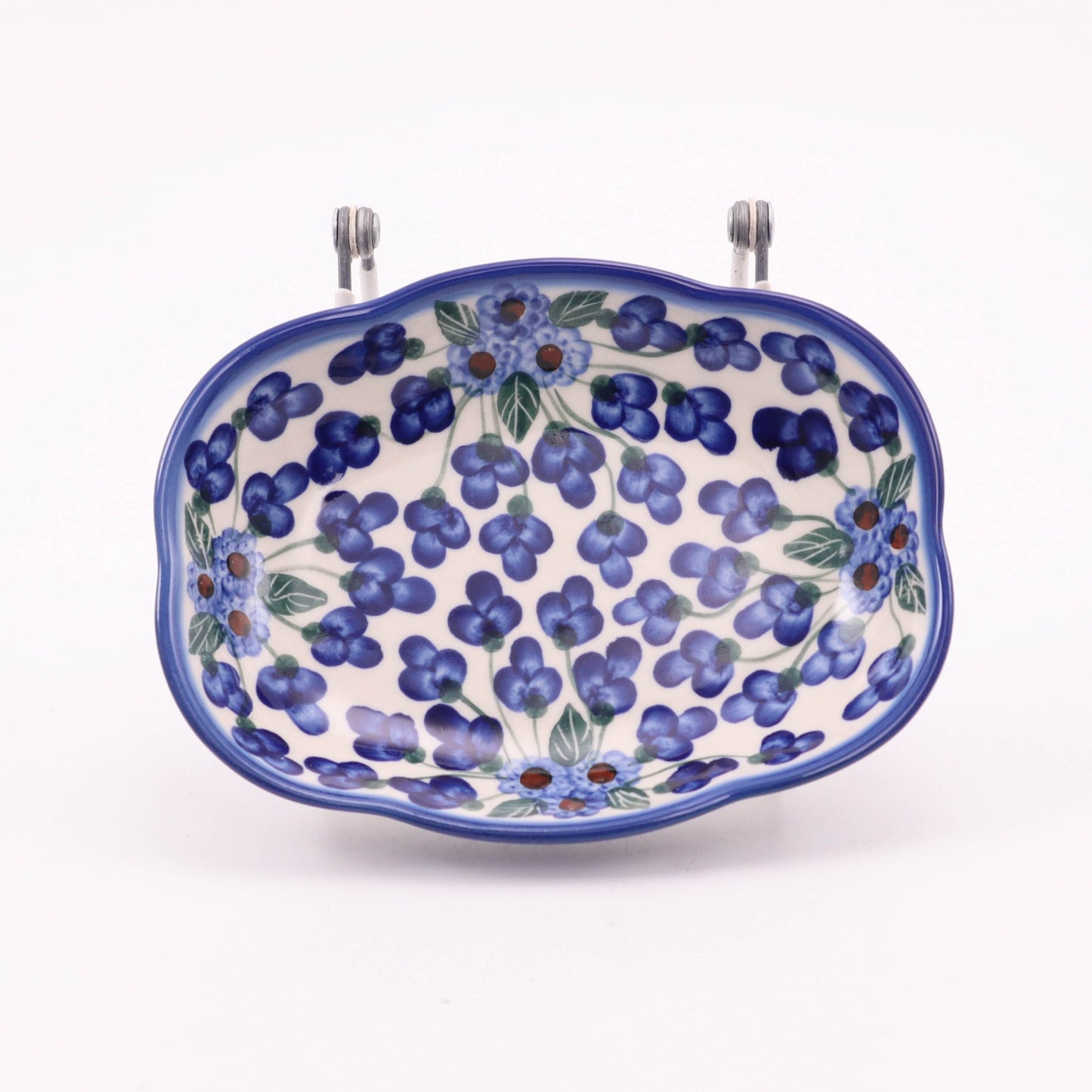 4.5"x6" Shell Bowl. Pattern: Berry Buds