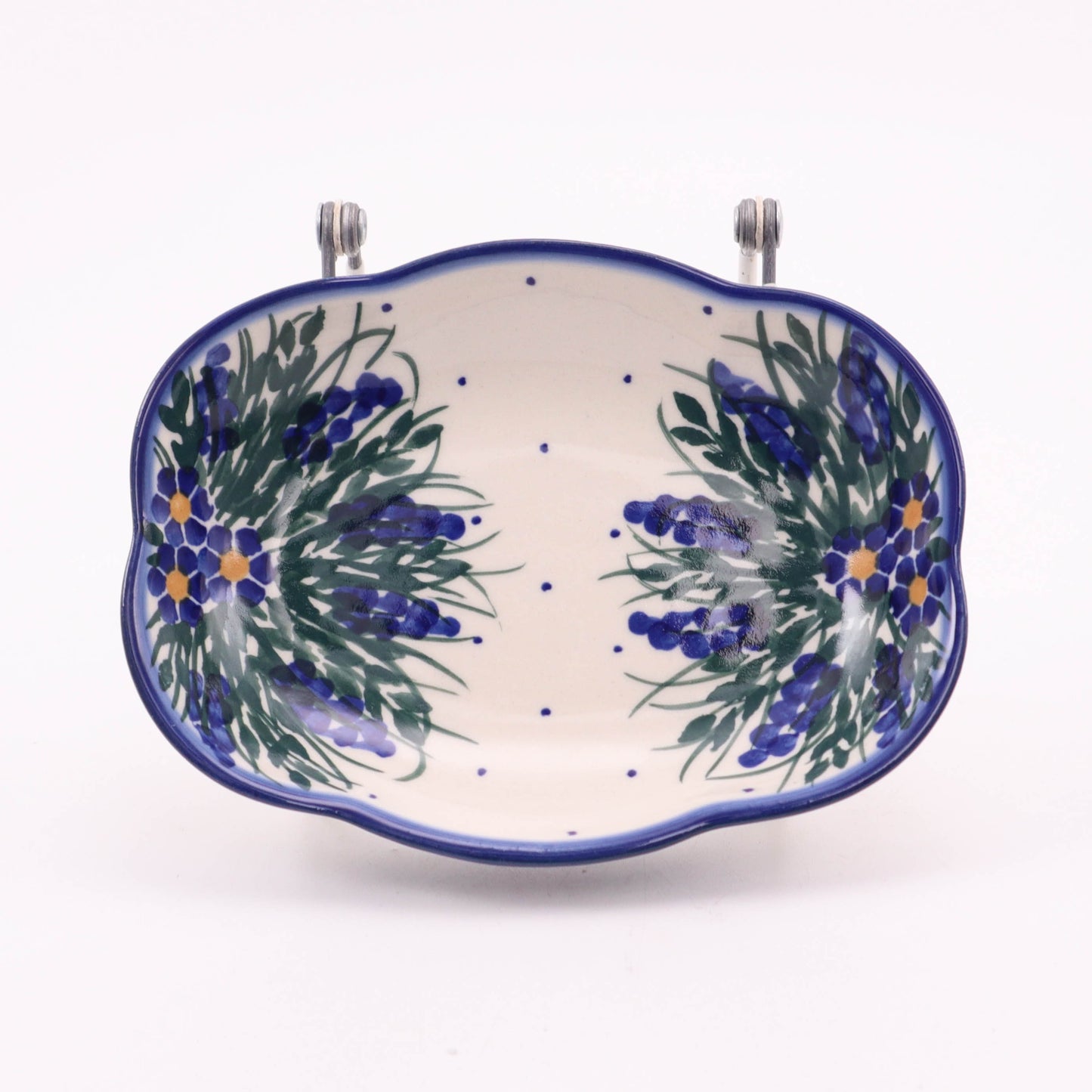 4.5"x6" Shell Bowl. Pattern: Chelsea