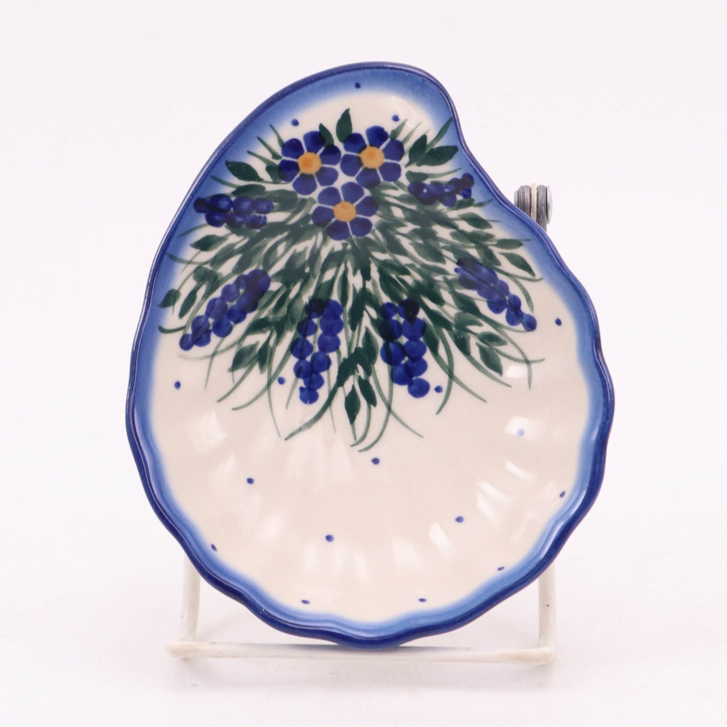 4.5"x5.5" Seashell Dish. Pattern: Chelsea