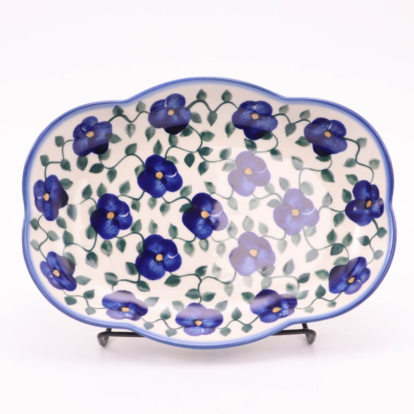 7"x9.5" Shell Bowl. Pattern: Violets