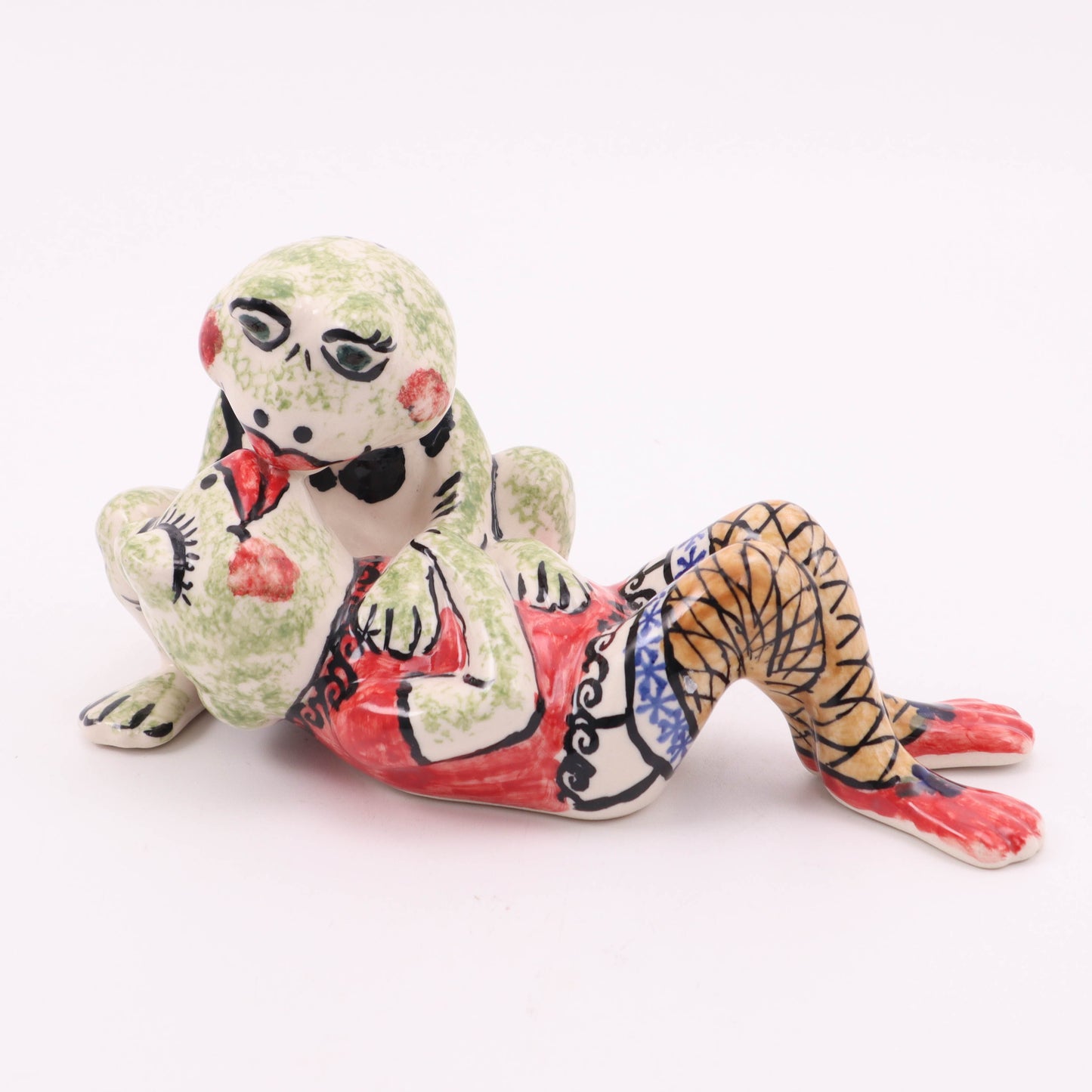 9"x5"x4" Kissing Frogs. Pattern: D
