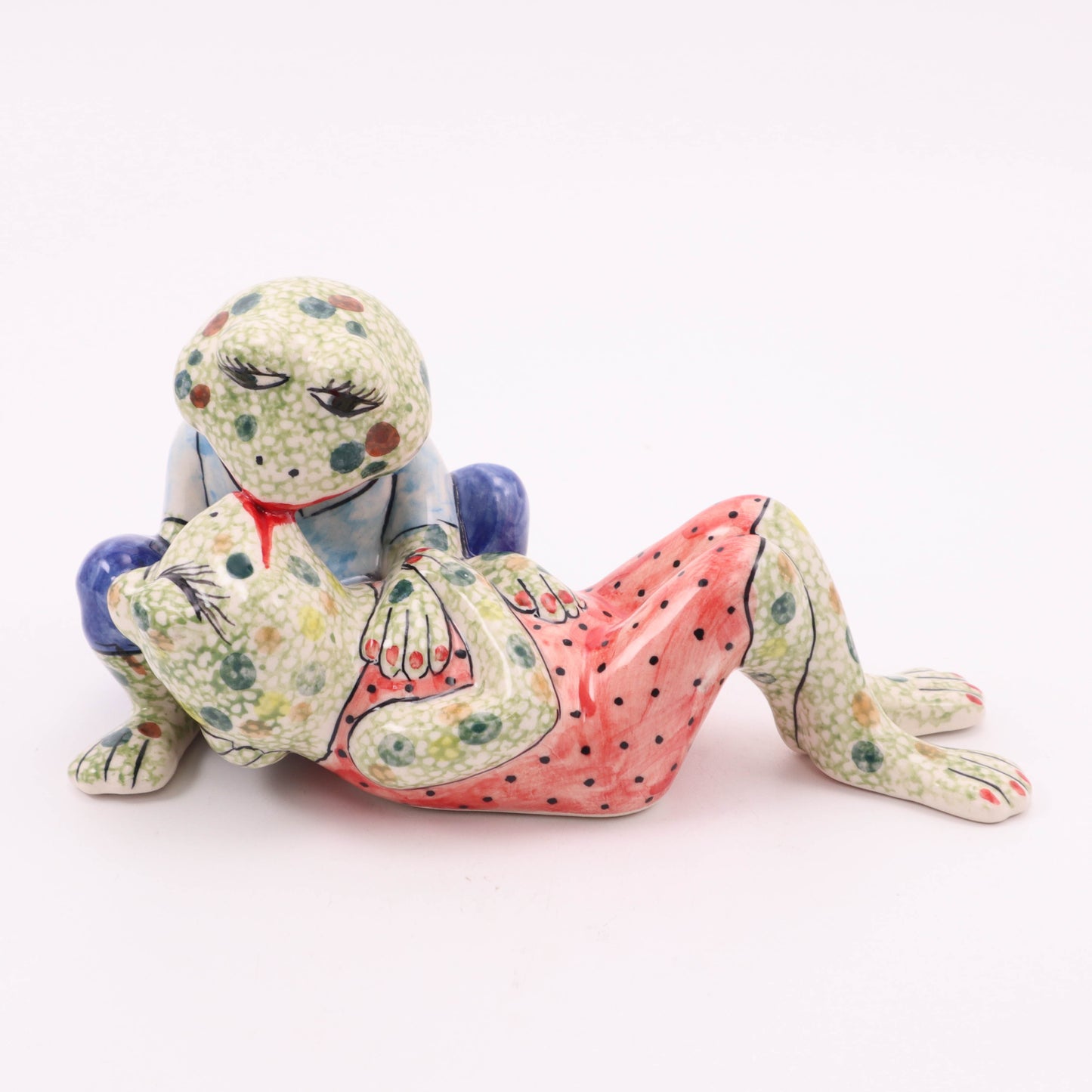 9"x5"x4" Kissing Frogs. Pattern: B