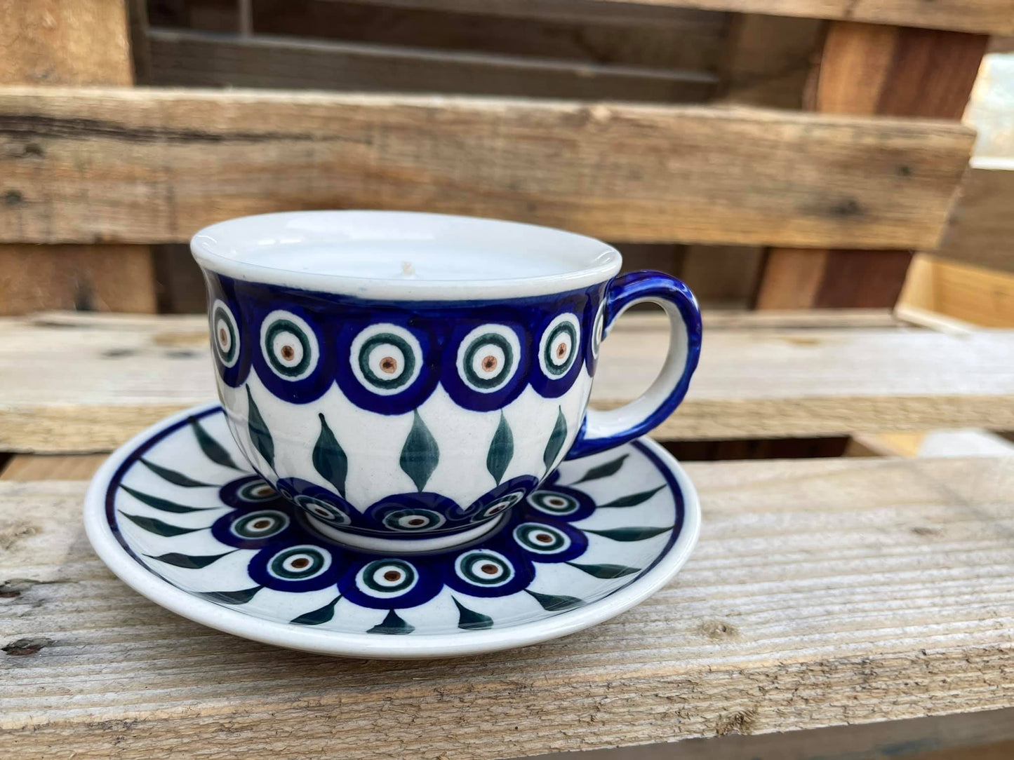 8oz Peacock Cup Candle with Saucer. Scent: Dogwood Blossom