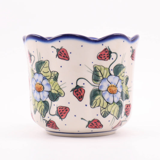 7"x5.5" Fluted Flower Pot. Pattern: Strawberry Shortcake