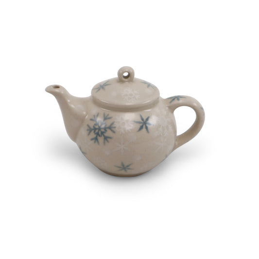 3.5"x2" Teapot Ornament.Pattern: Flakes
