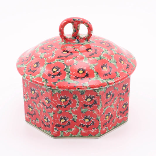 6"x8" Pretzel Box. Pattern: Scarlet Surroundings