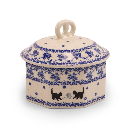 6"x4" Pretzel Box Pattern: Play With Kitty