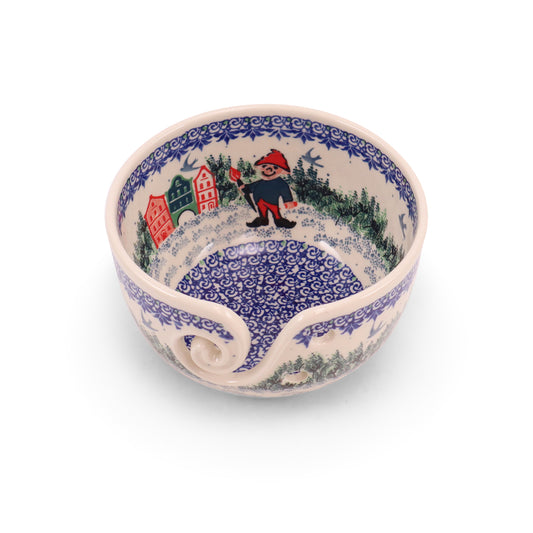 6.5"x4" Yarn Bowl. Pattern: Snowy Trek