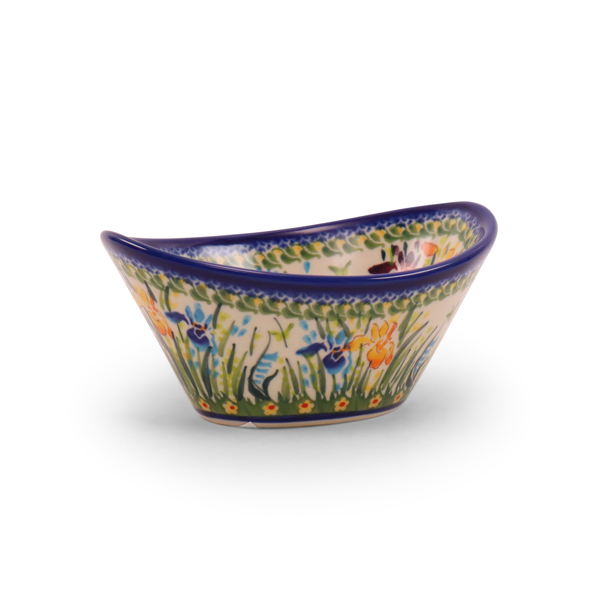 5.5"x4"x2" Tub Bowl. Pattern: Iris Funk