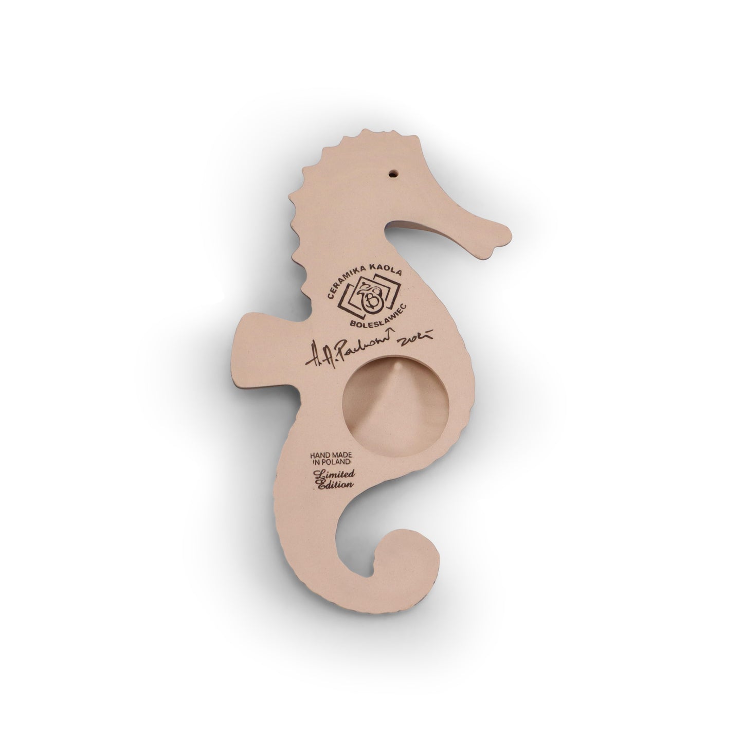 9"x5" Seahorse Wallhanger. Pattern: Under the Sea