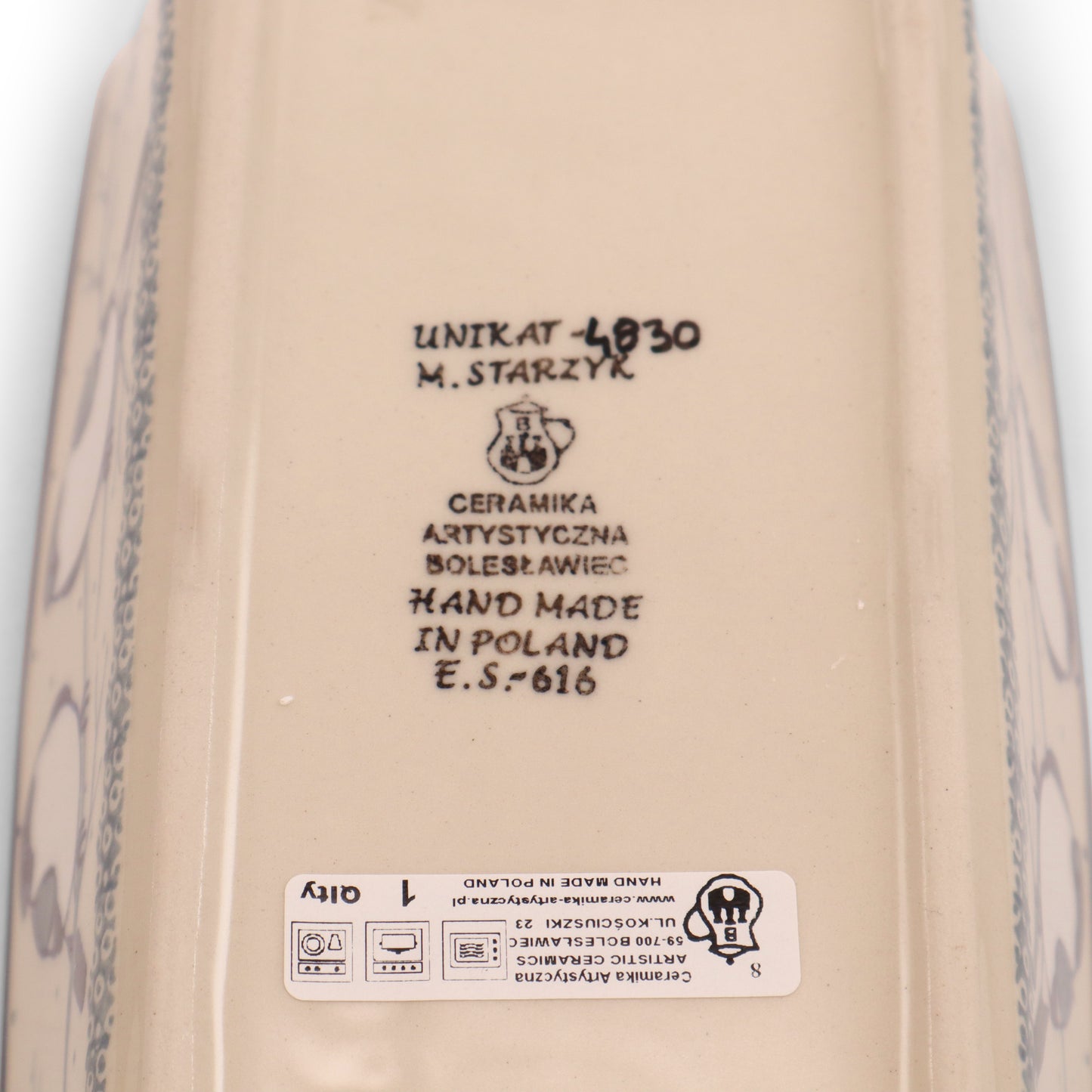 8"x5"x3" Loaf Baker. Pattern: Chilled Couple