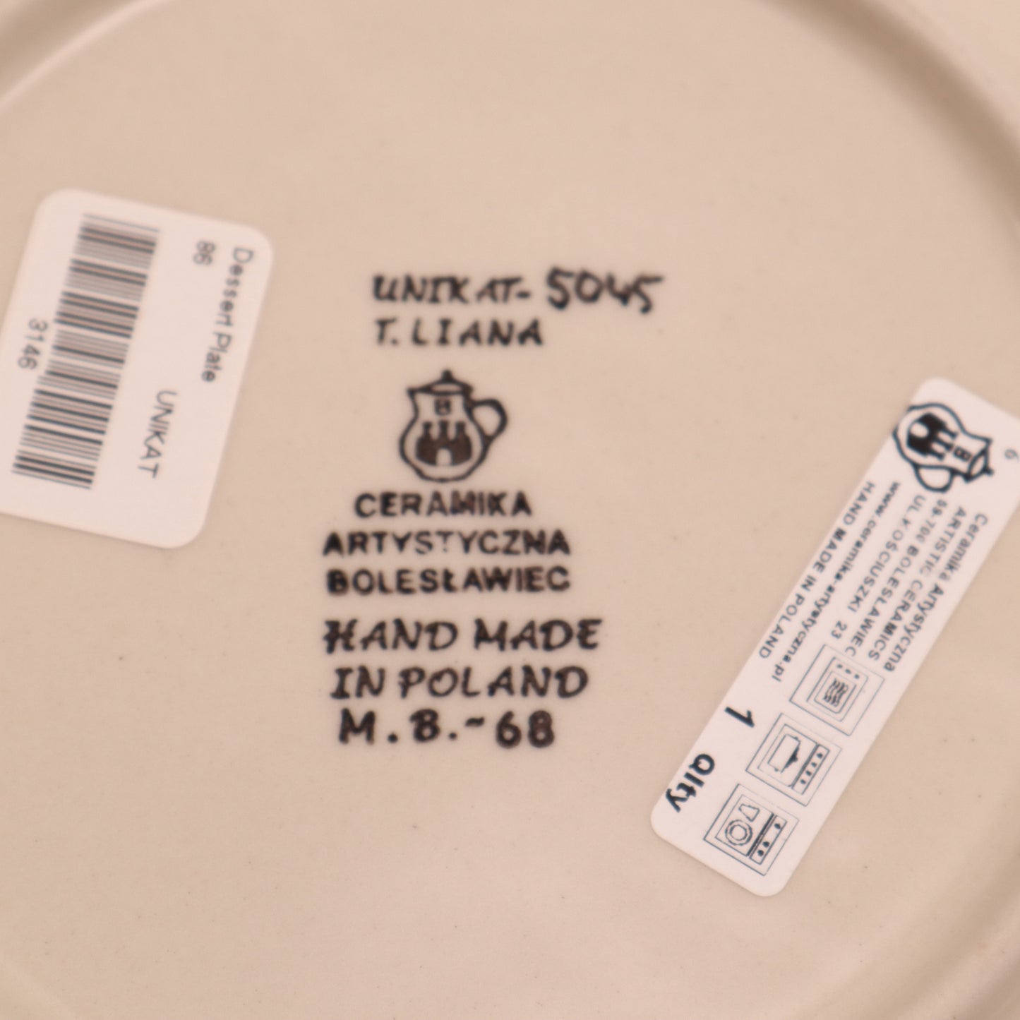 8" Dessert Plate .Pattern:Winter Cottage