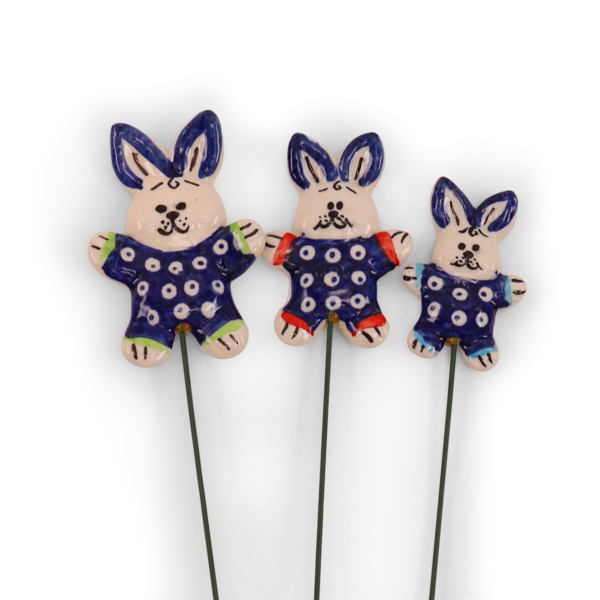 Seat of 3 bunny figurines 2"x1.5"