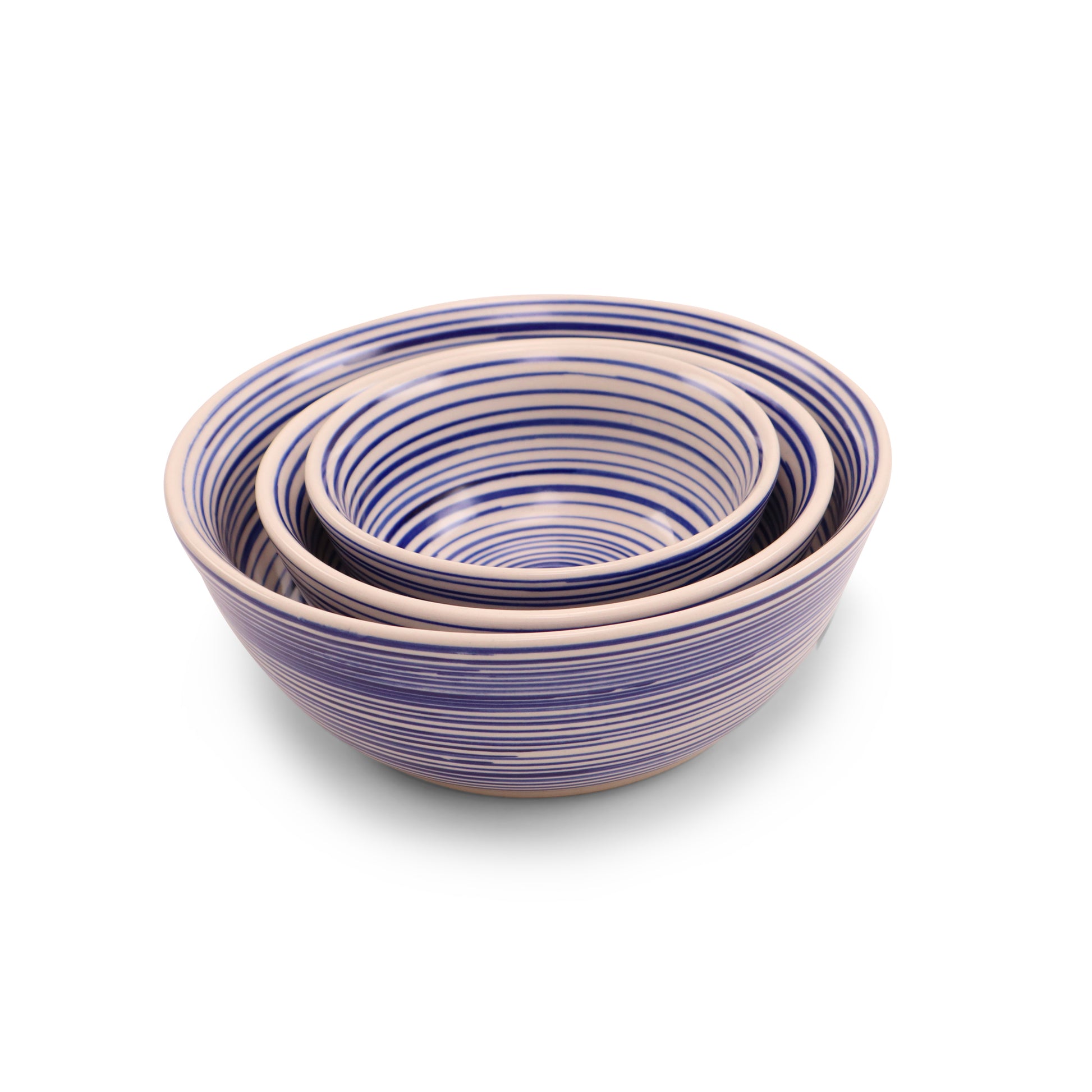 set of 3 stacking bowls .Pattern: Stripes