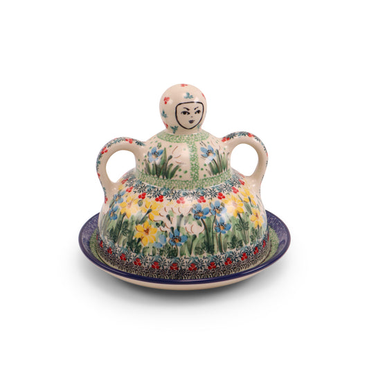 10"x7"x8" Cheese Lady.Pattern: Primarosa