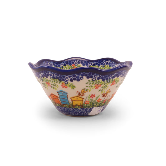 6" Small Viki Bowl. Pattern: Keeping House