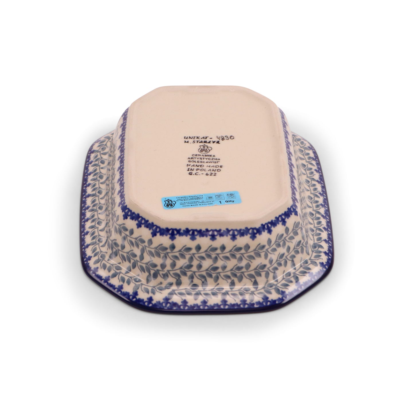 8.5"x6.5" Octagonal Covered Baker.Pattern: Chilled Couple