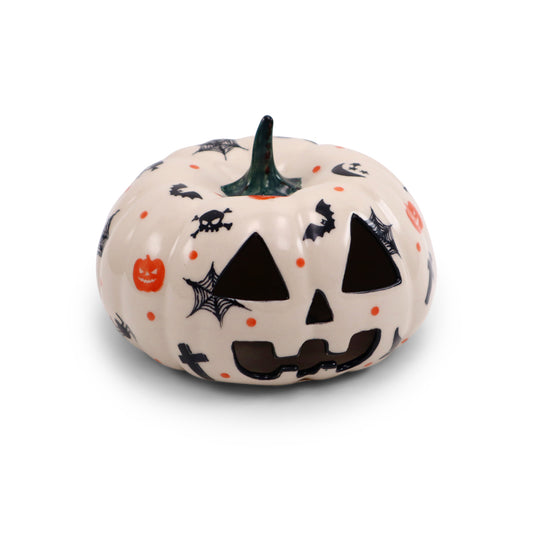 6"x4" Jack O'Lantern Figurine.Pattern: Halloween