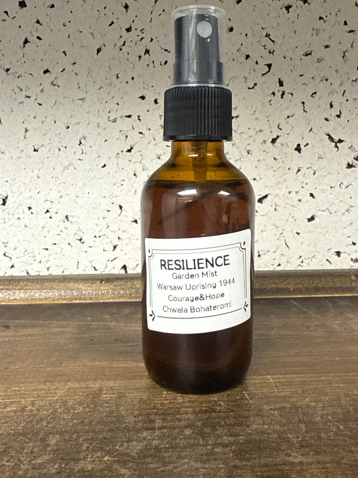 2oz Botanical Mist .Scent: Resilience