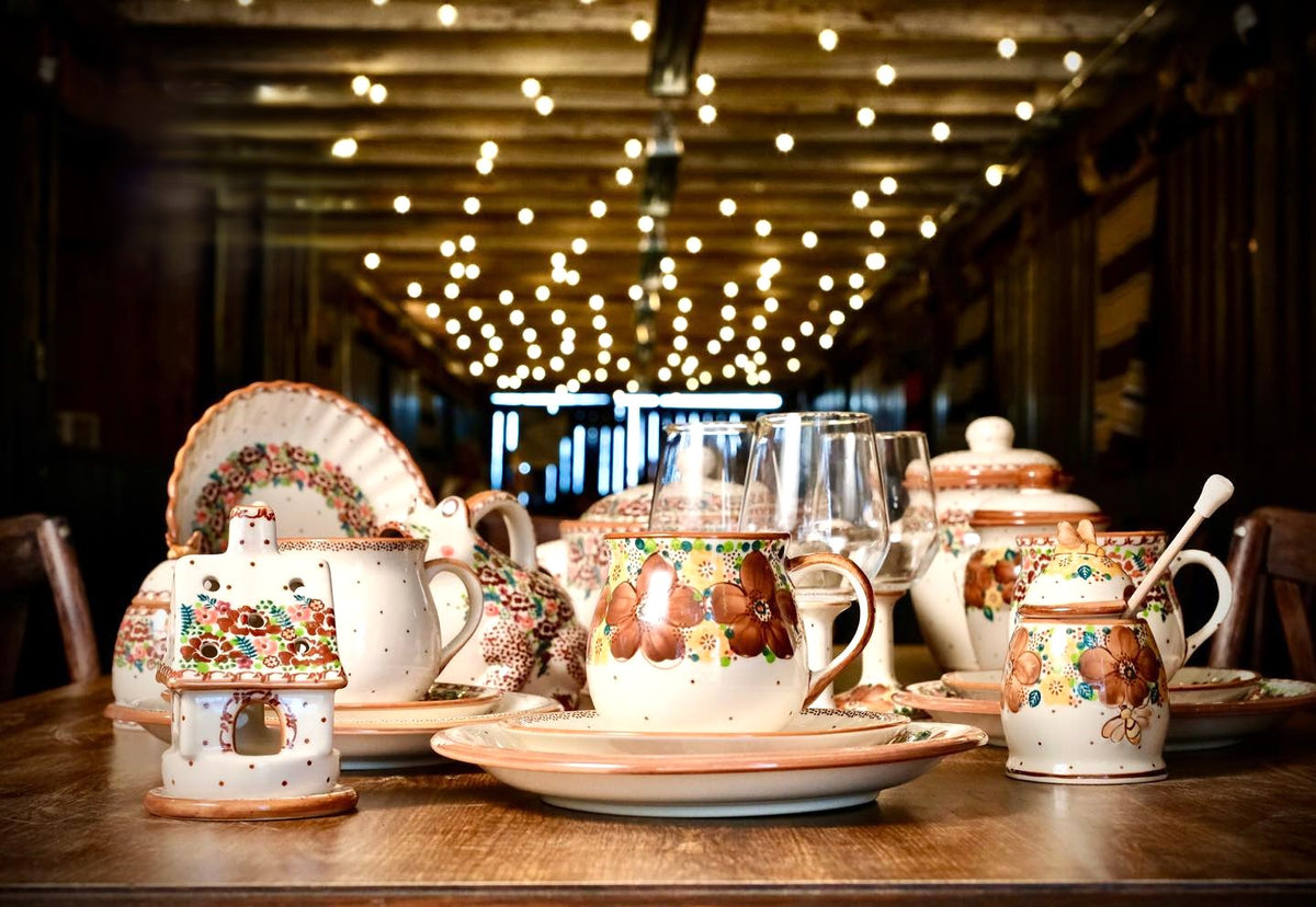 Surroundings Polish Pottery