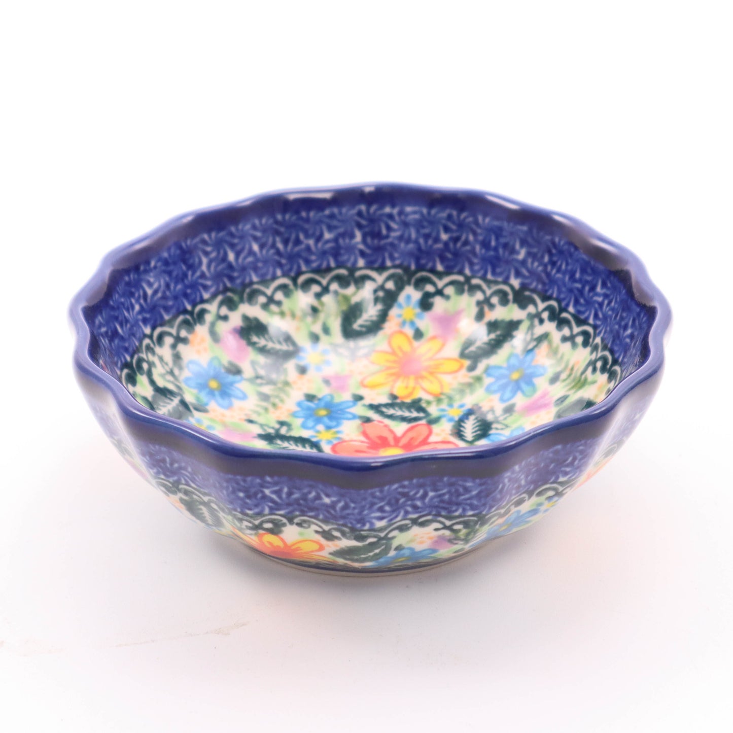 4.5" Round Scalloped Bowl. Pattern: Showstopper