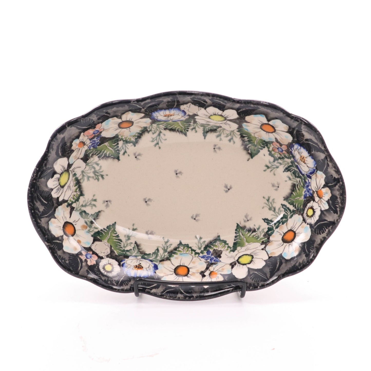 10"x7" Oval Waved Dish. Pattern: Midnight Lace