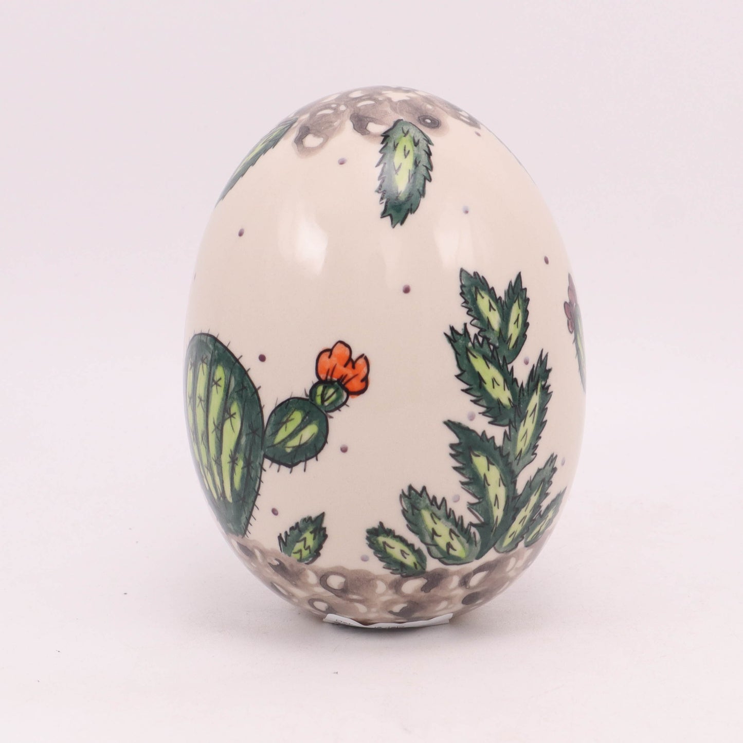 5.5" Egg Figurine. Pattern: Santa Fe
