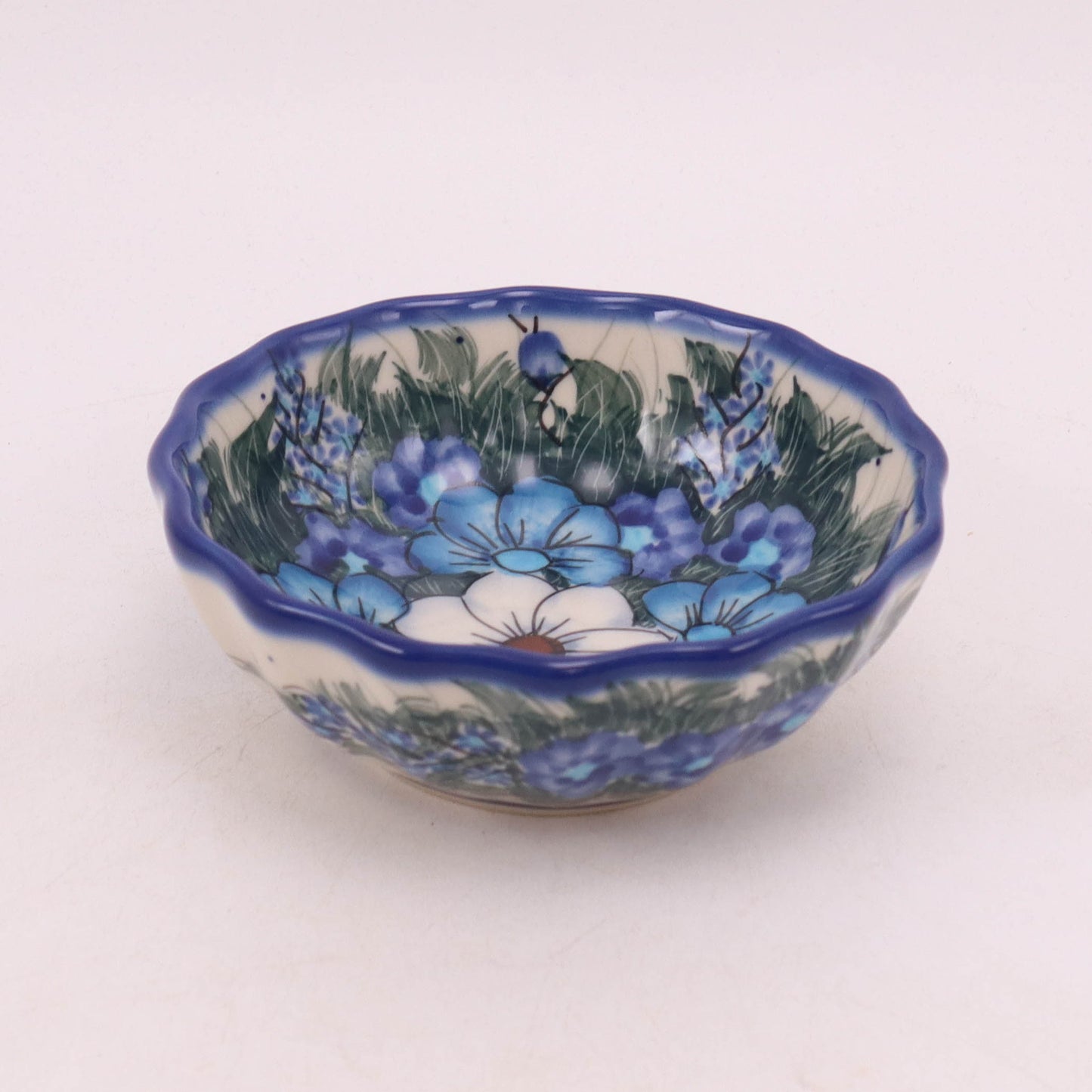 4.5" Round Scalloped Bowl. Pattern: Cool Blues