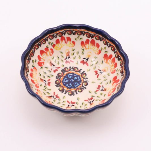 4.5" Scalloped Bowl. Pattern: Curb Appeal