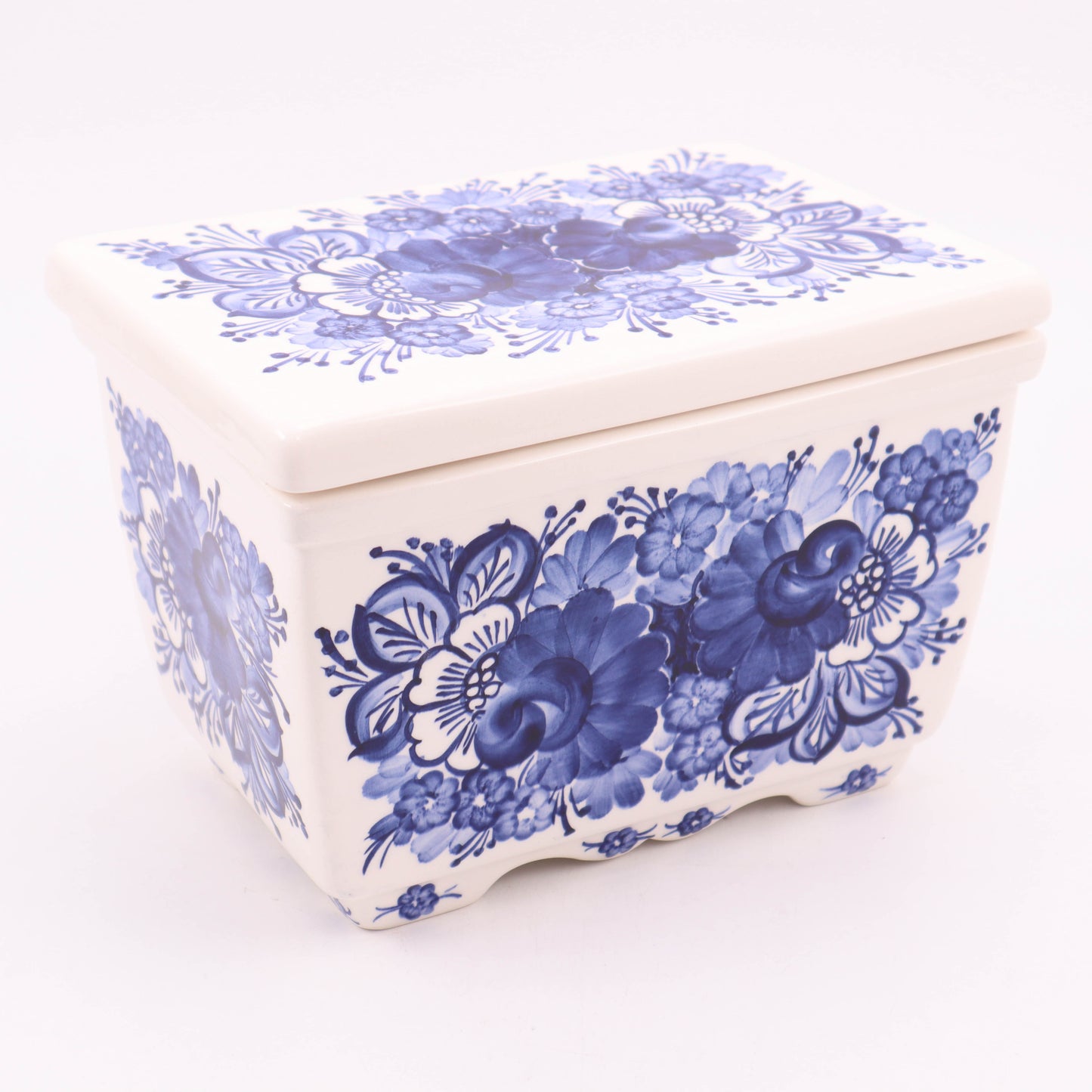6"x8"x6" Jewelry Box. Pattern: Cobalt